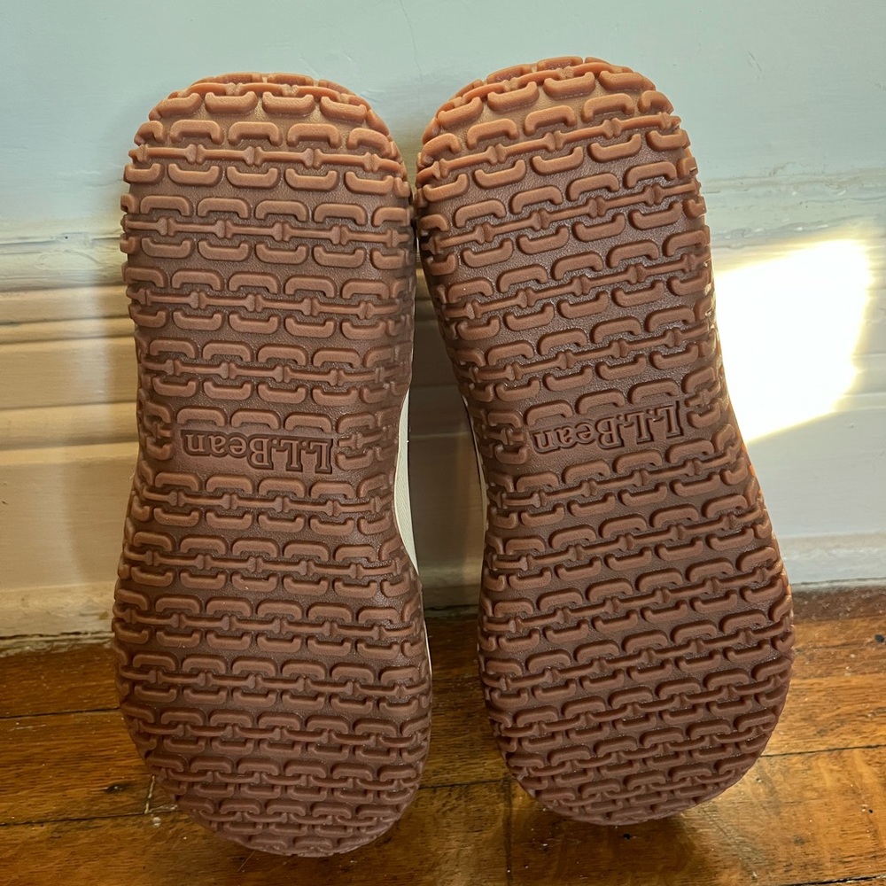 LL Bean Women's Day Venture Slip-Ons in burgundy women’s size 7.5 - Picture 2 of 8